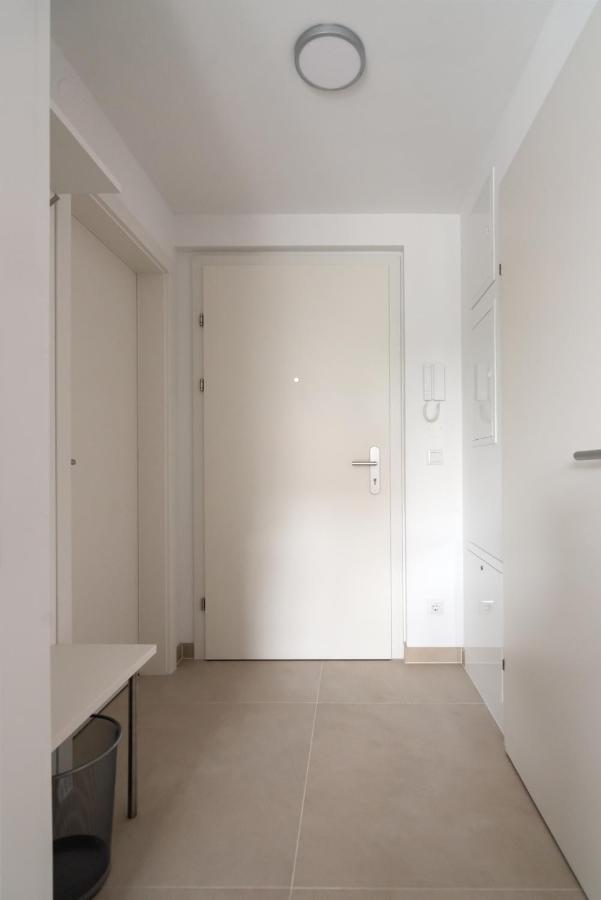 Ferienwohnung Ruhig, Hell Und Neu Mit Garage Wien Exterior foto